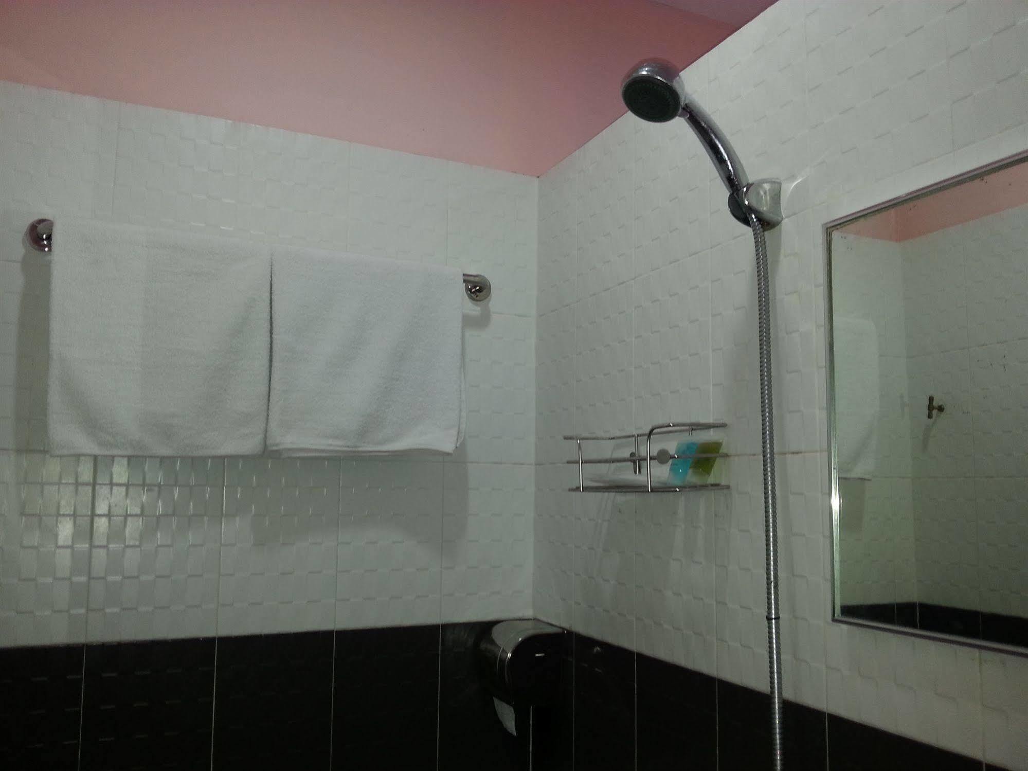 Lucky Hotel Τζόχορ Μπάχρου Εξωτερικό φωτογραφία